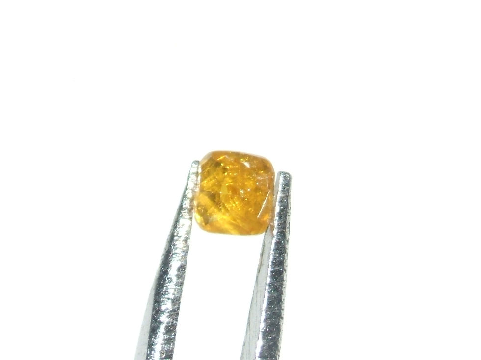 Thumbnail: fancy diamant oranjeachtig, geel 0.13 caraat