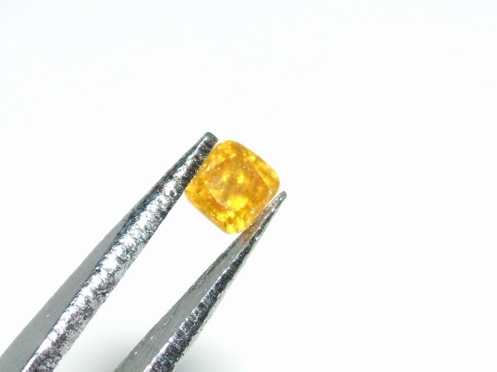 Thumbnail: fancy diamant oranjeachtig, geel 0.13 caraat