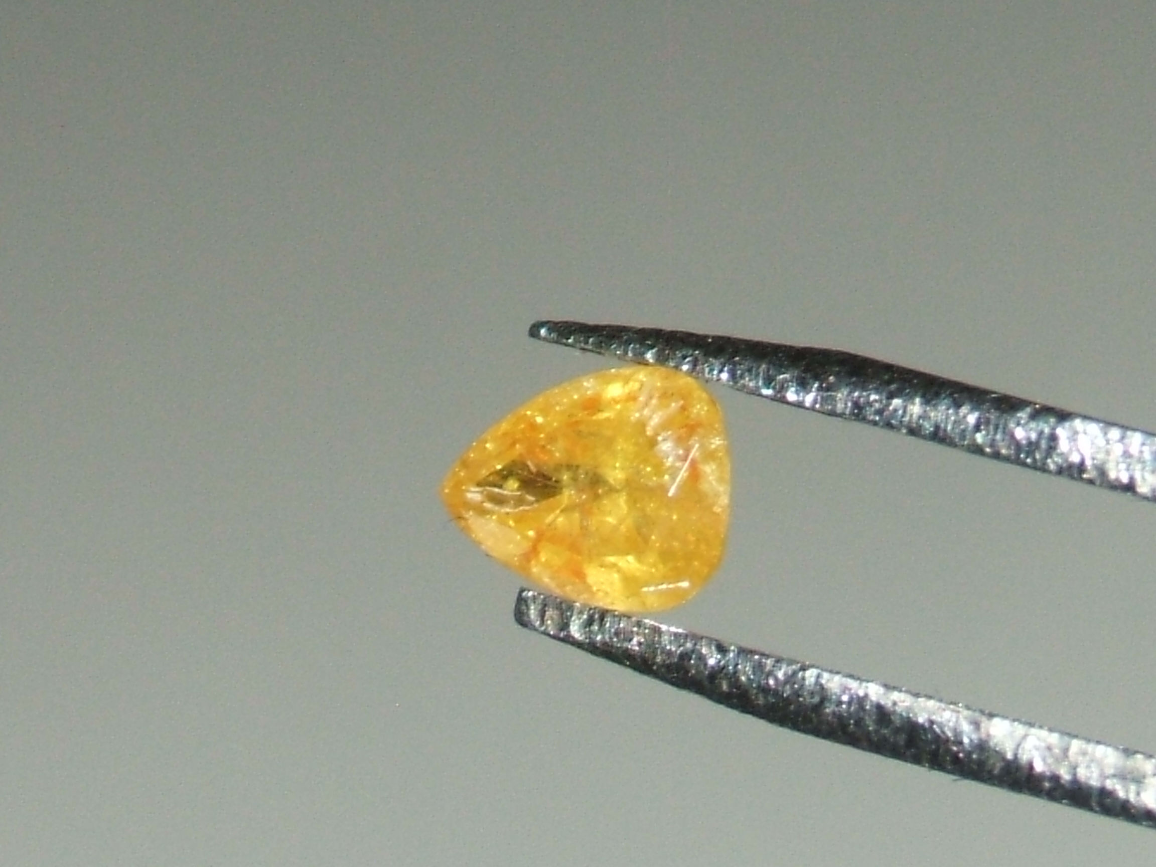 fancy gele diamant 0.20 caraat