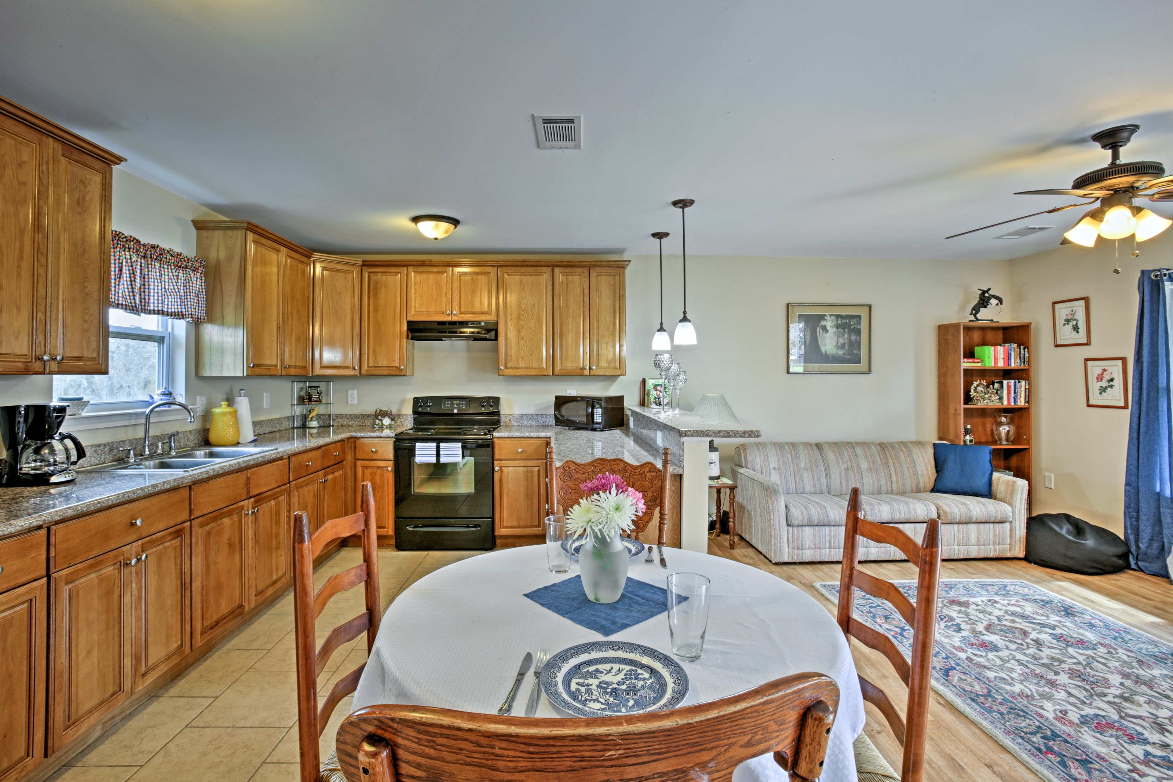 Lytle Farms Cajun Cottage Kitchen