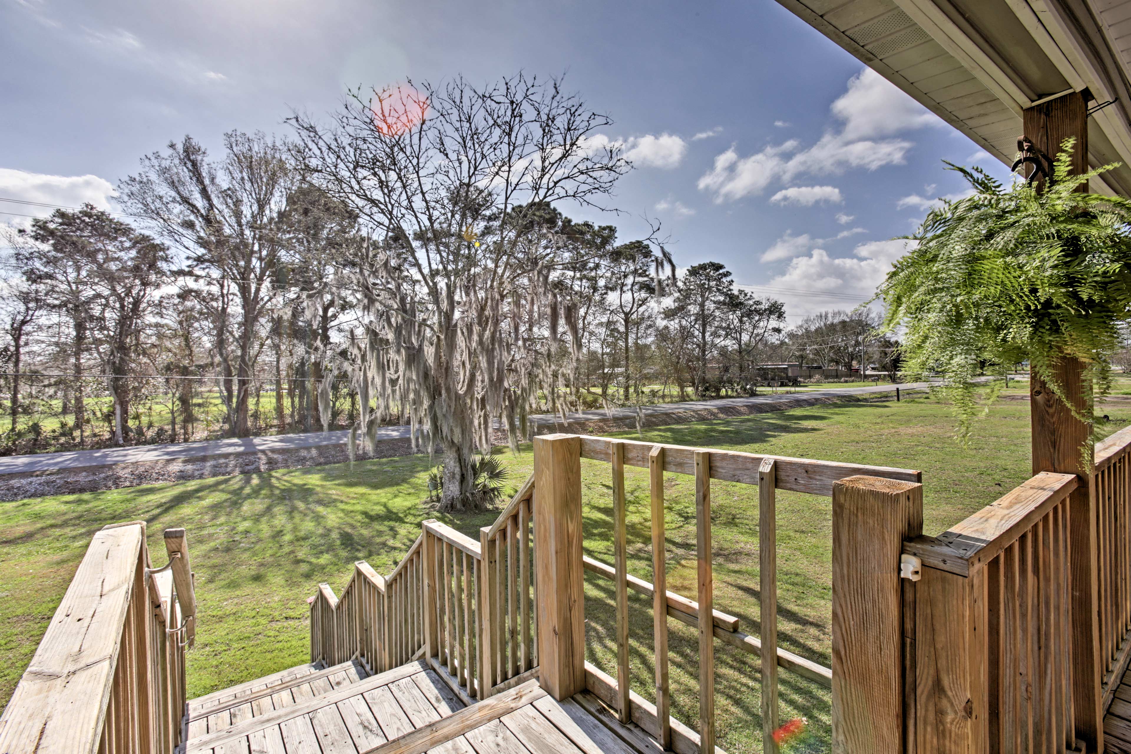 Lytle Farms Cajun Cottage Steps
