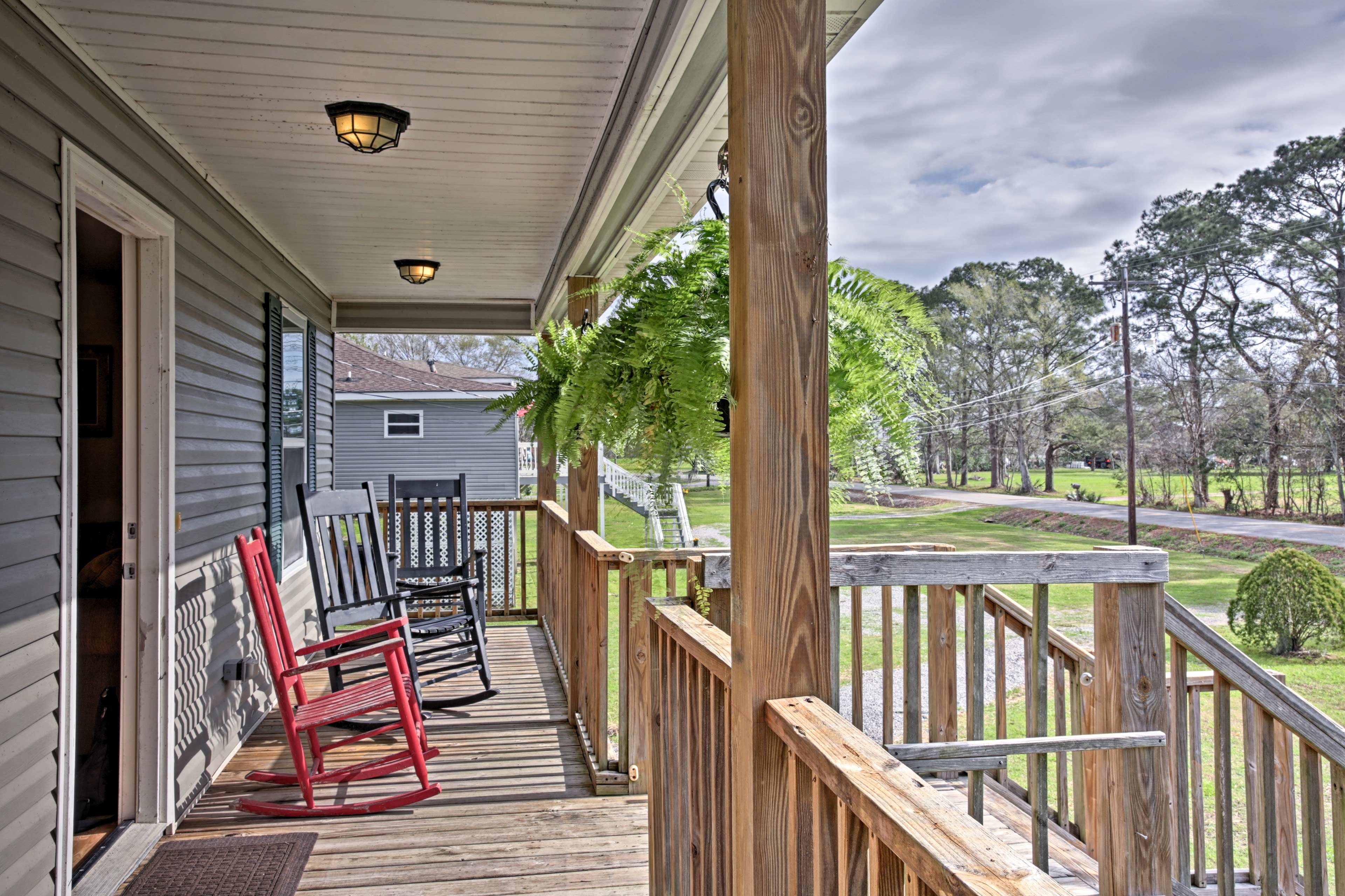 Lytle Farms Cajun Cottage Rockers