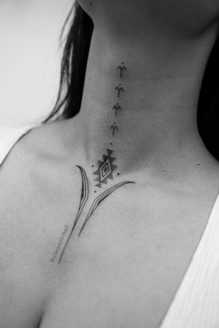 Coen Mitchell Tattoo Gold Takapuna Tattoo Studio Auckland New Zealand Neck tattoo done by Coen Mitchell