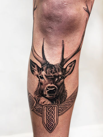 Preston Karatau Tattoo Artist at Tattoo Gold Takapuna Auckland New Zealand Aotearoa. Best tattoo studio of New Zealand