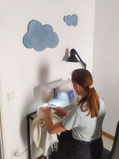 Couture des nuanciers à l'atelier