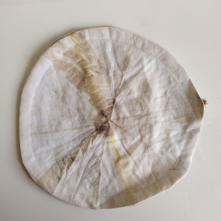 Surpiquer à 1 cm du bord pour former l'ourlet à élastique