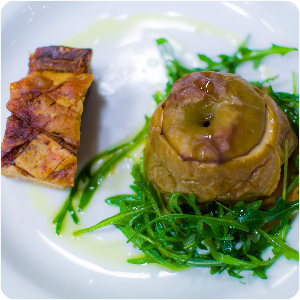 Crunchy pork belly with stew apple