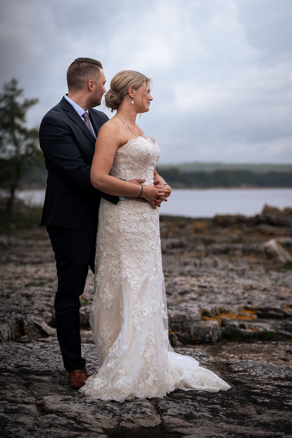 Svedjemo photo - bröllopsfotografering vid Prästens badkar på Österlen 