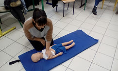 massage cardiaque enfant, formation secours enfant