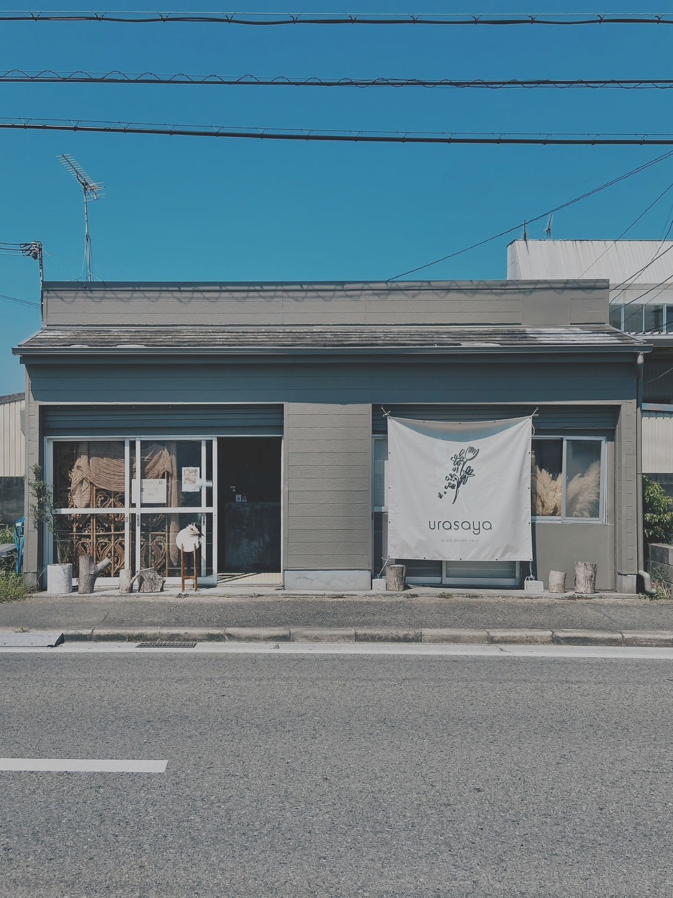 LINE_ALBUM_店内 駐車場 ロゴ 装飾_240926_1_edited.jpg