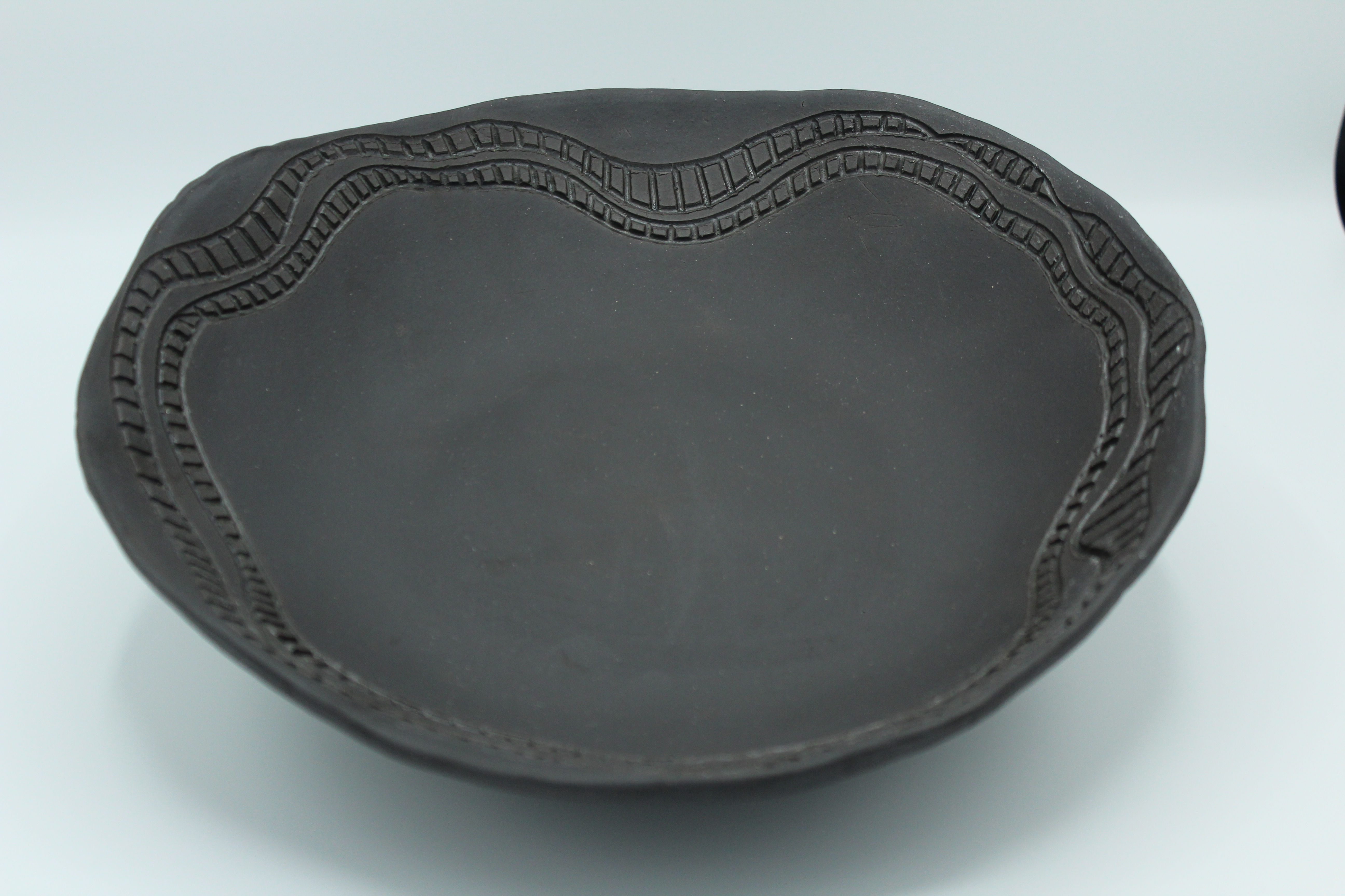 Black Raw Round Bowl