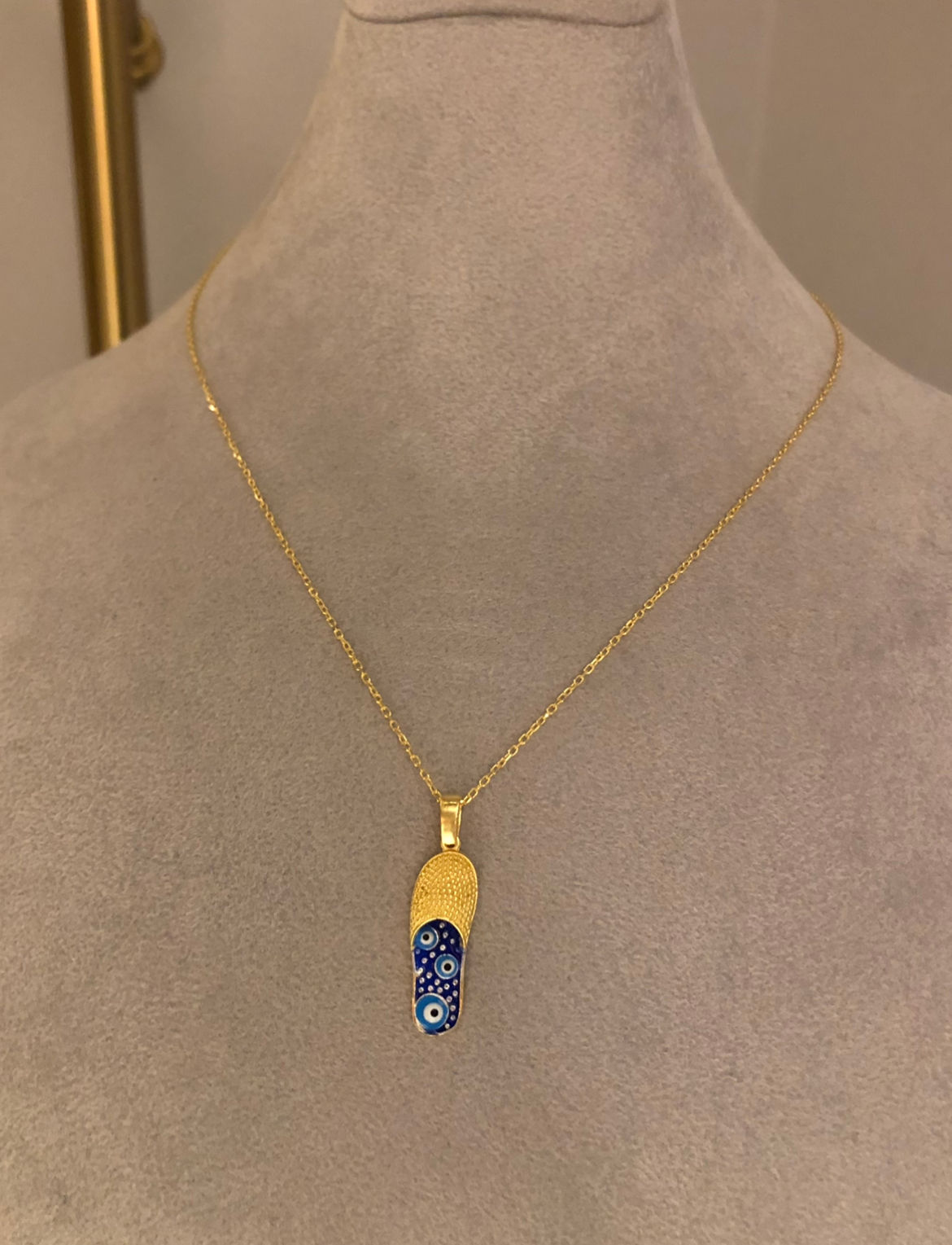 Mine İşlemeli Nazar Boncuklu Terlik Kolye