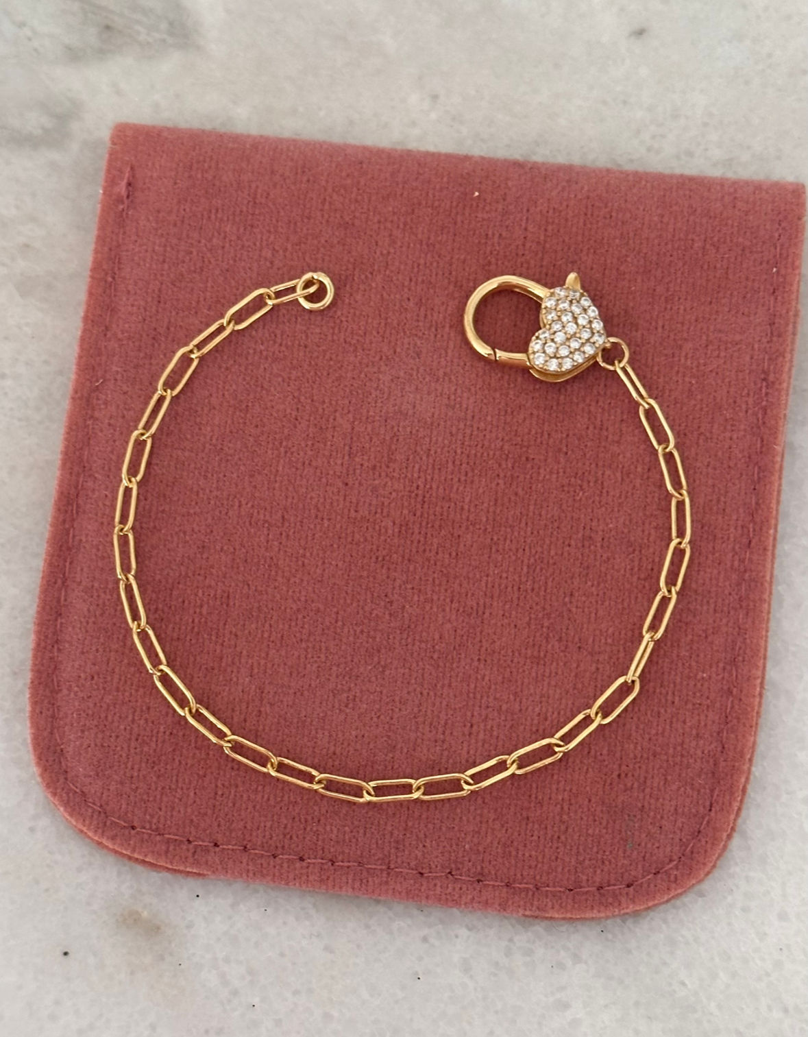 Taşlı Kalp Kilitli Ataç Bileklik