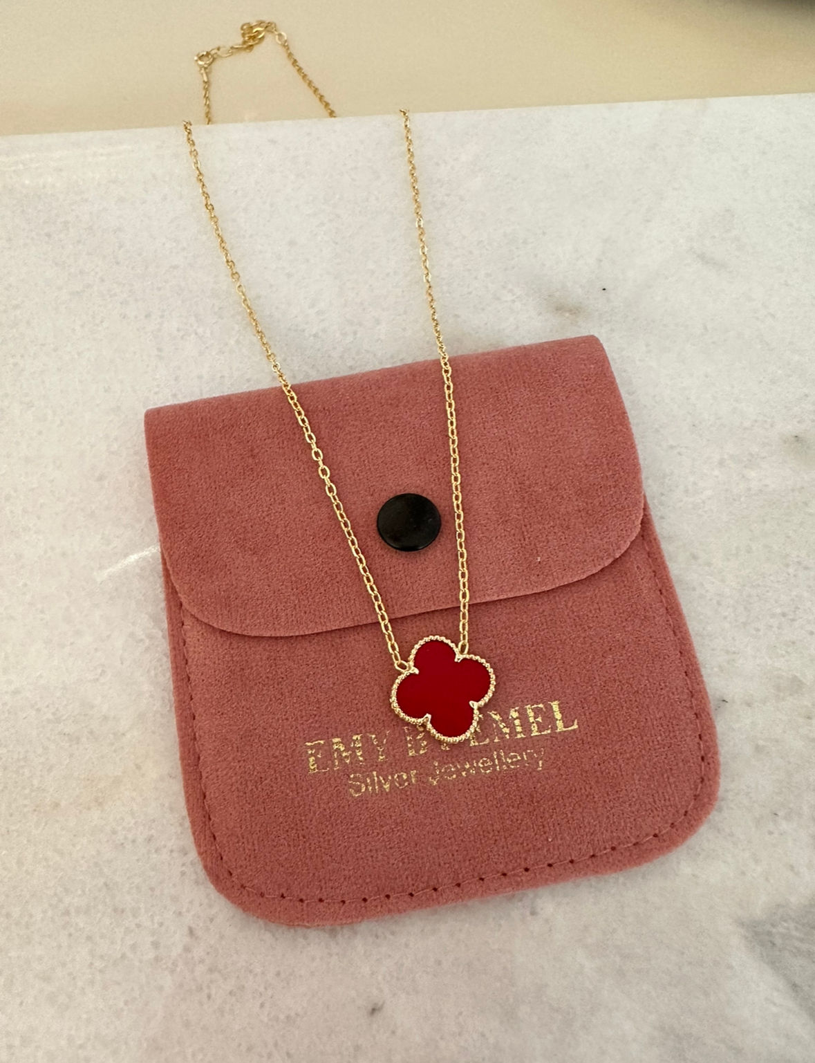 İthal Kırmızı Taşlı Yonca Kolye