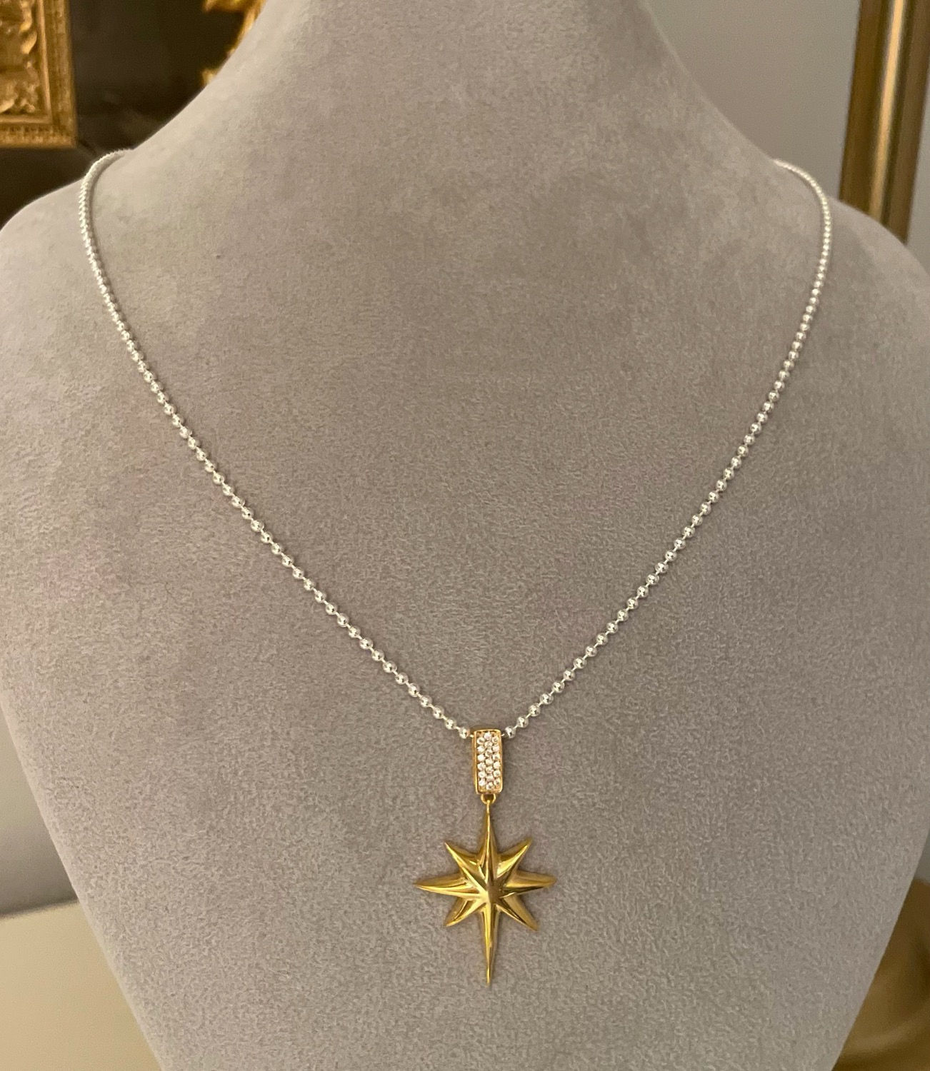 Top Zincirli Kutup Yıldızı Kolye