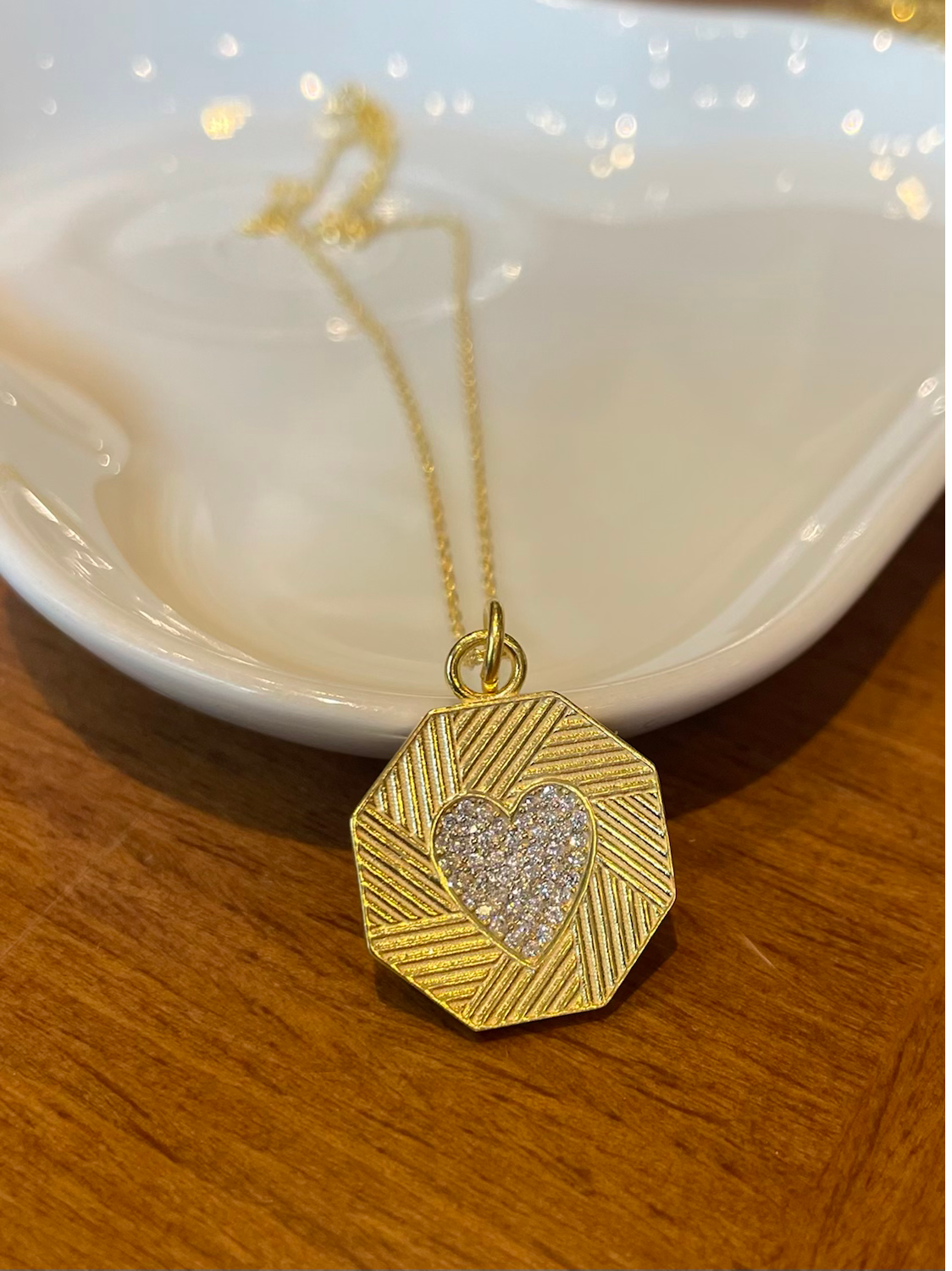 Taşlı Kalp Plaka Kolye