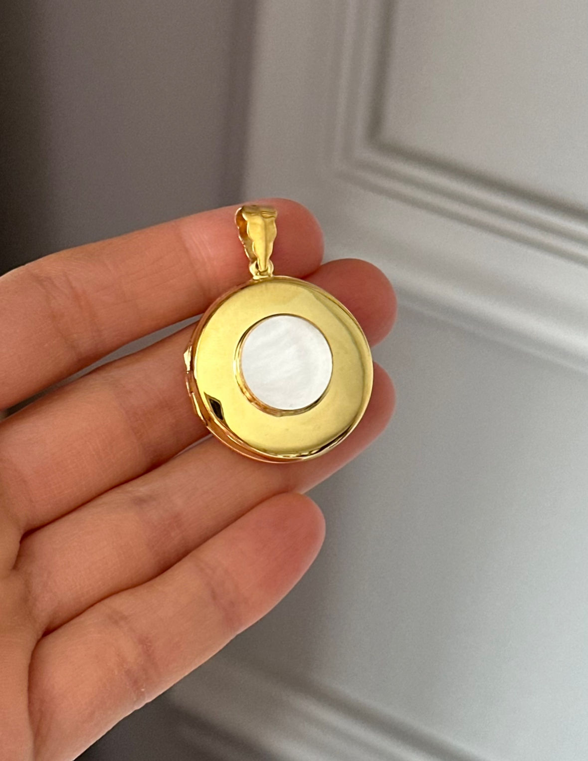 Sedef Taşlı Kapaklı Madalyon Kolye Ucu (Büyük Boy)