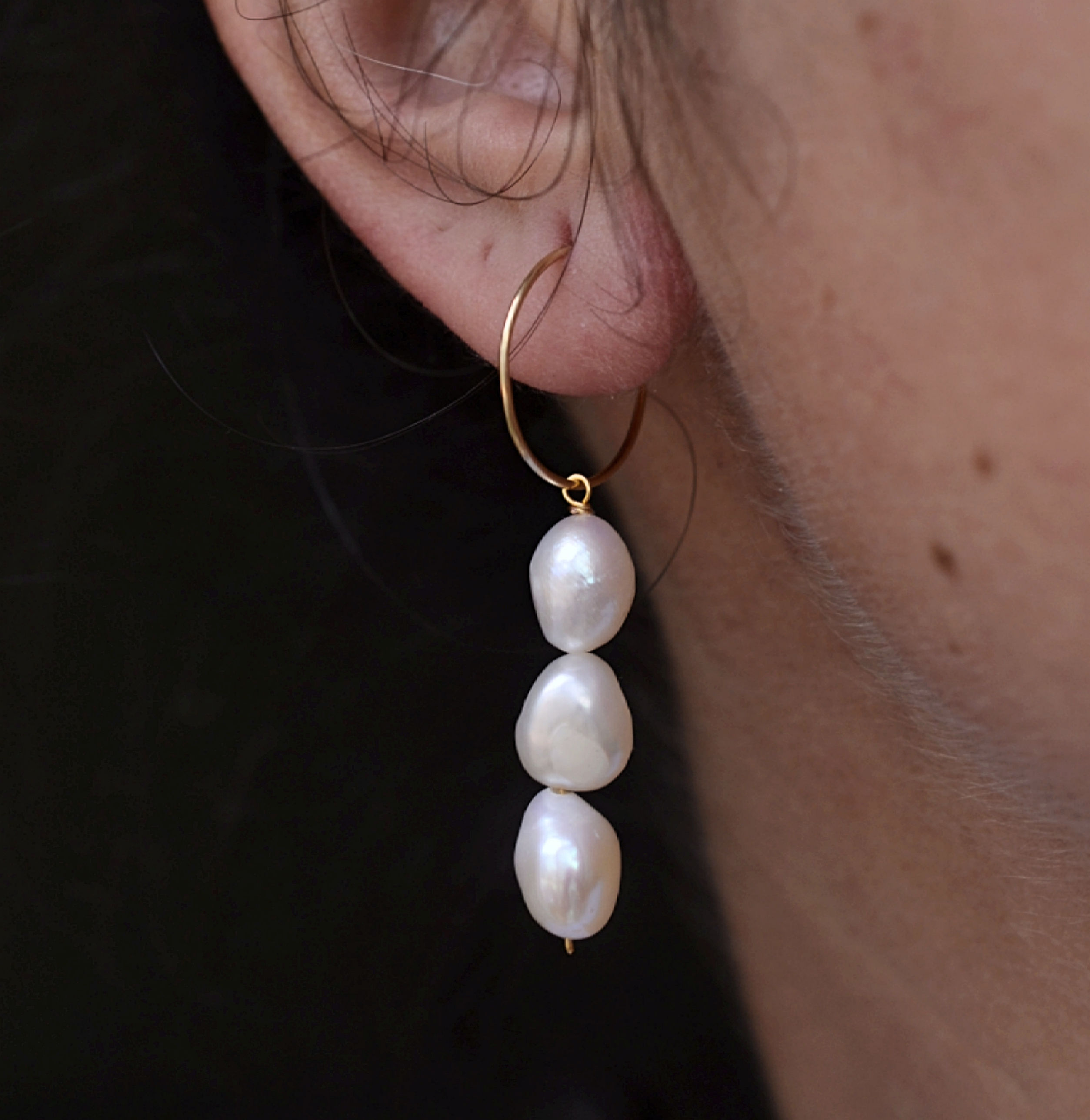 Hoop baroque pearl earrings, 14k gold filled hoop baroque white pearls earrings