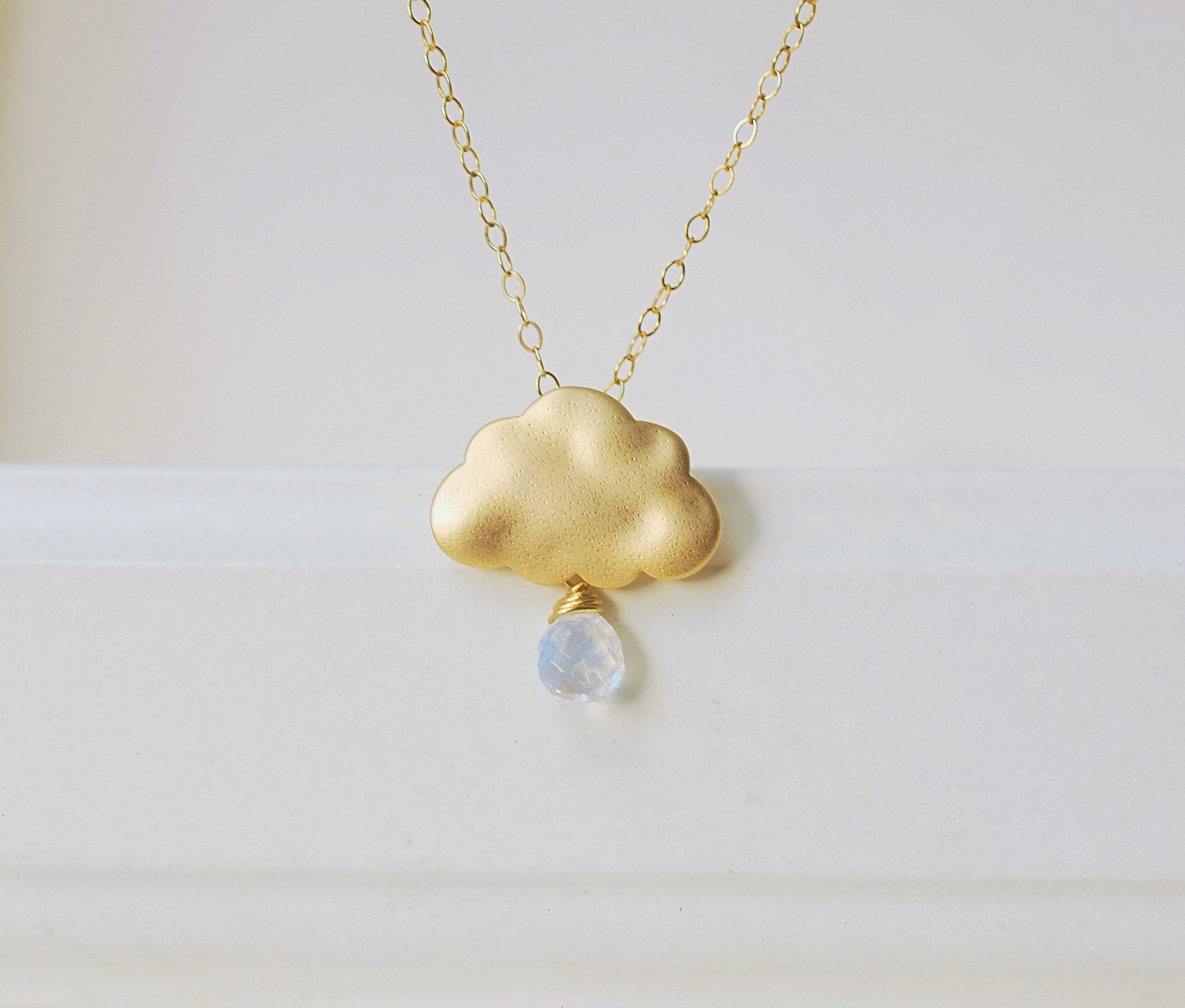 Gold AAA moonstone teardrop cloud pendant women necklace.