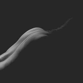 Monochrome bodyscape of Misuzu's back