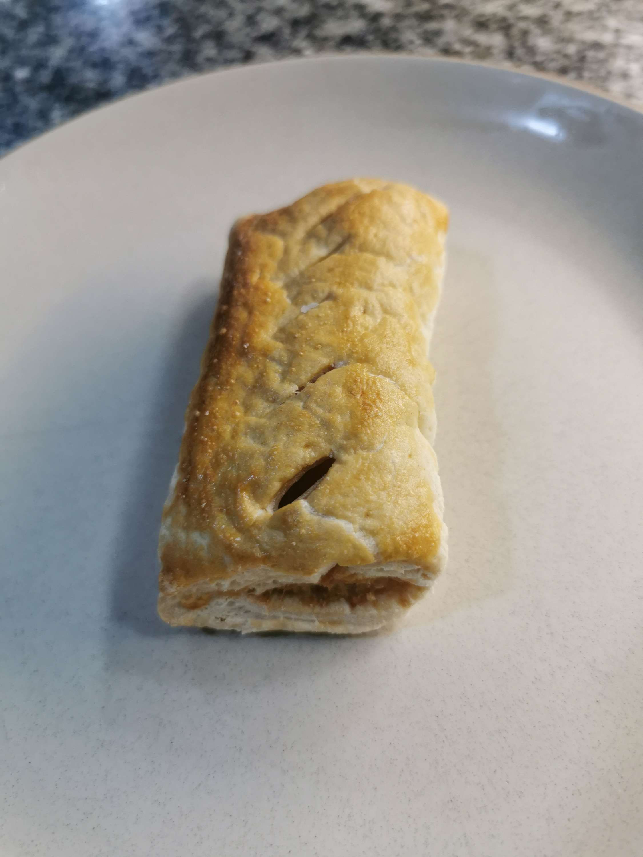 Handmade pork & Garlic sausage roll