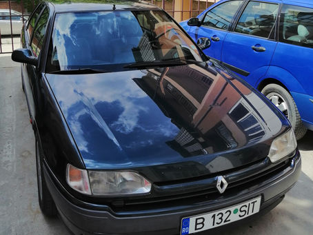 Renault SAFRANE 2.0 RXE, un "executive car" din anul 1992