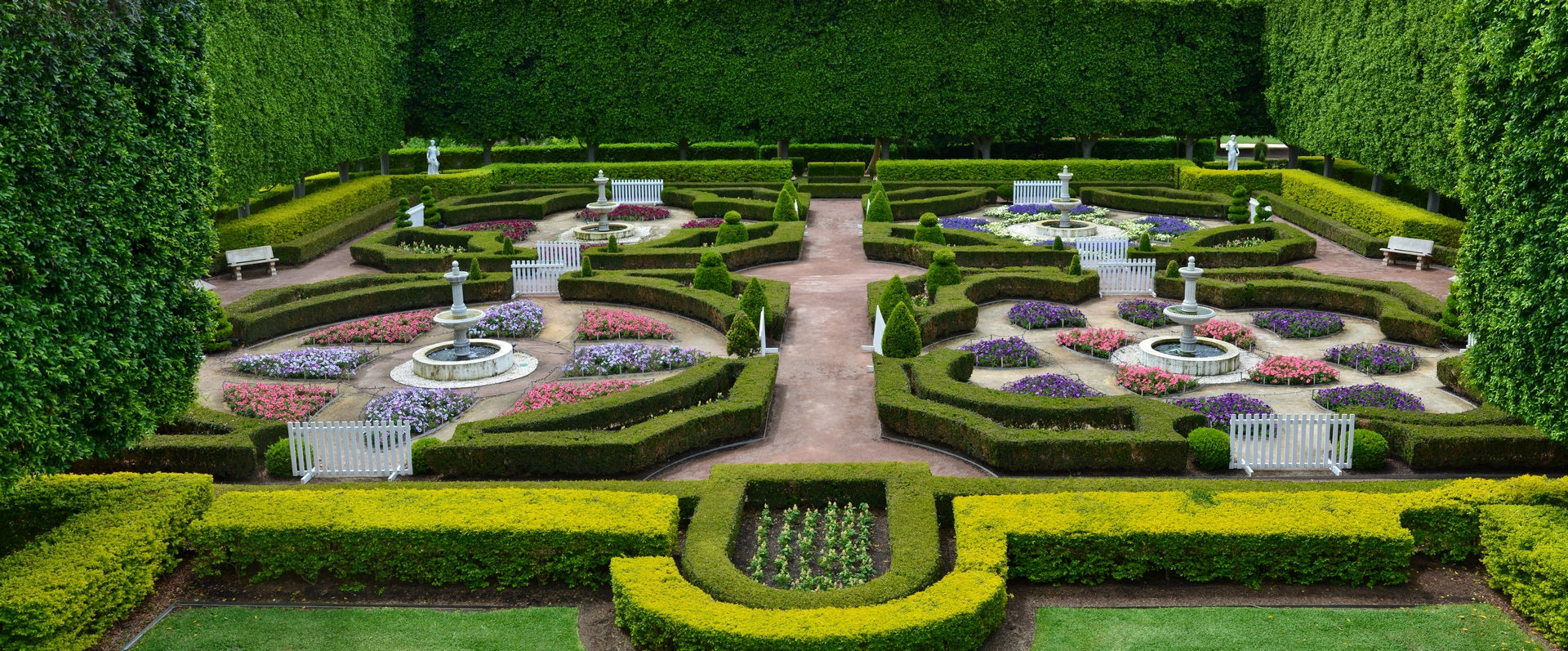 Hunter Valley Gardens Maze Room