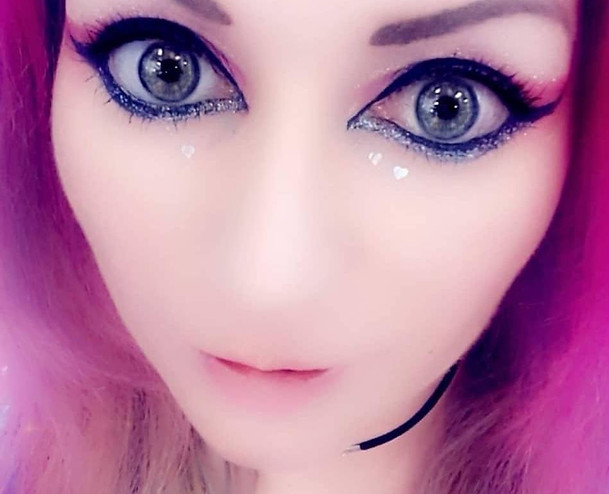 pink glitter eyes.jpg