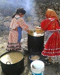 El Teswino: Bebida de las comunidades rarámuri, en la Sierra Tarahumara y las Barrancas del Cobre.