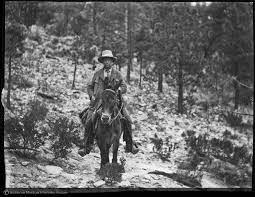 Who was Carl Lumholtz? and its relationship with the magical town of Creel, the Tarahumara mountain range and the copper ravines.