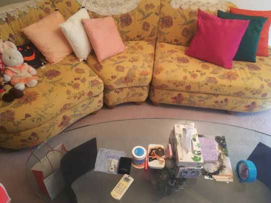 兵庫県西宮市で家具(ソファー)・家電の回収のご依頼