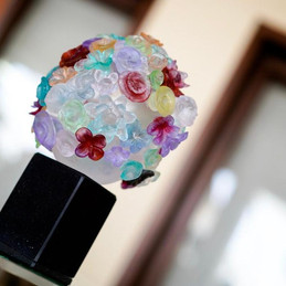Material: Glass and Granite Base
Dimensions: 18 cm x 18 cm x 30 cm