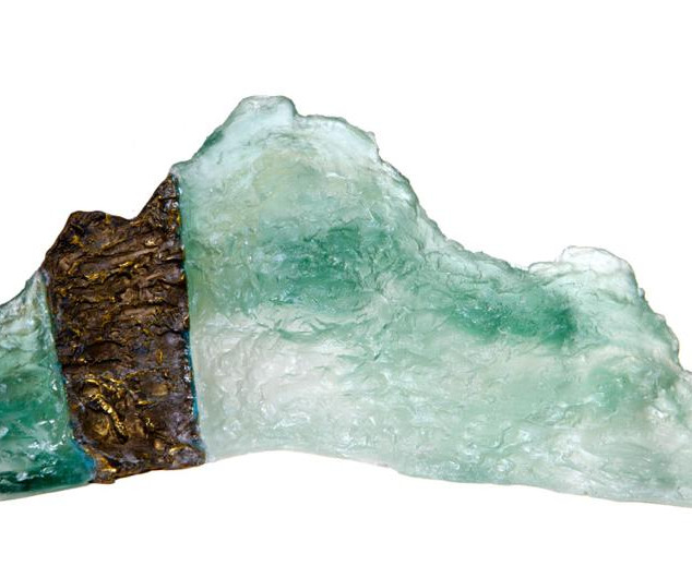 Material: Glass and Bronze
Dimensions: 65 cm x 25 cm x 32 cm
