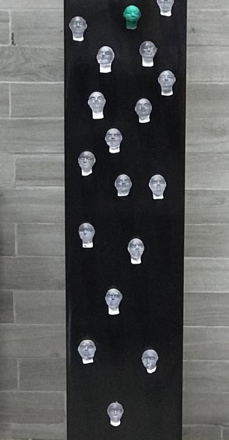 Material: Glass and Wood
Dimensions: 25 cm x 25 cm x 122 cm
