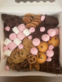 Medium Dessert Box