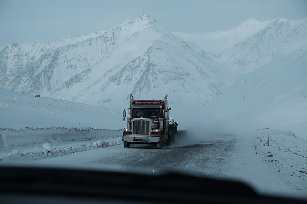 Truck crossing on the Dalton Highway. Credits: Félix Lauzon