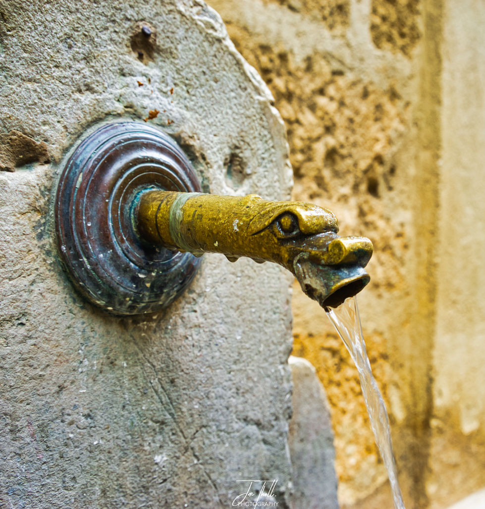 Fountain mouth Aix