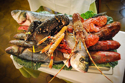 Dorada, langosta, bogavante, lubina, salmonetes, langostinos frescos