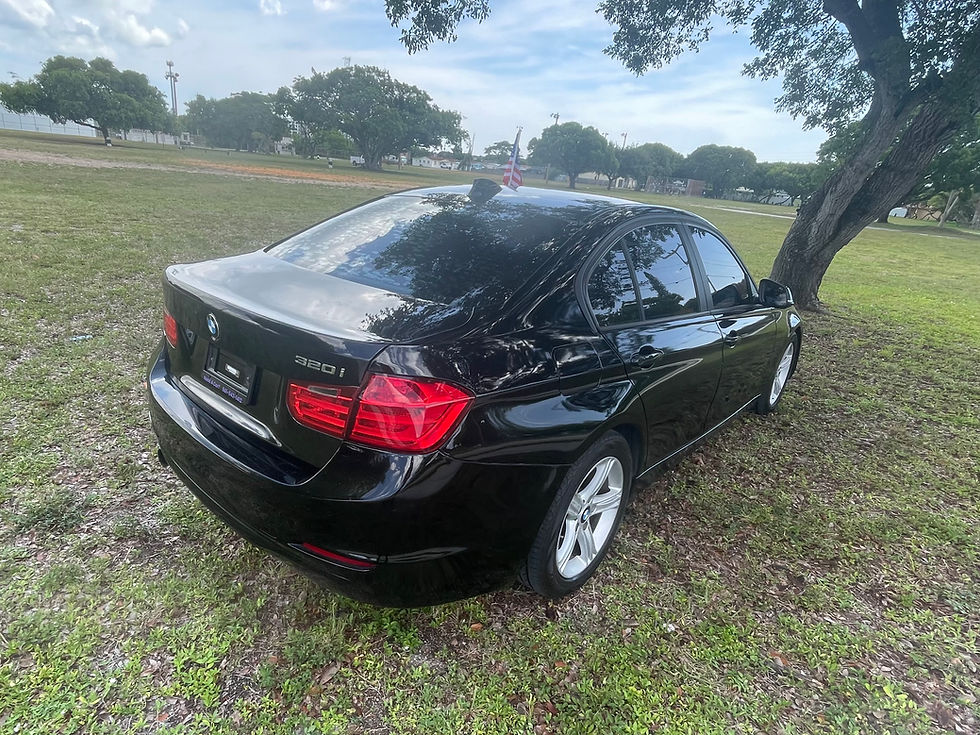 Thumbnail: 2016 BMW 320i