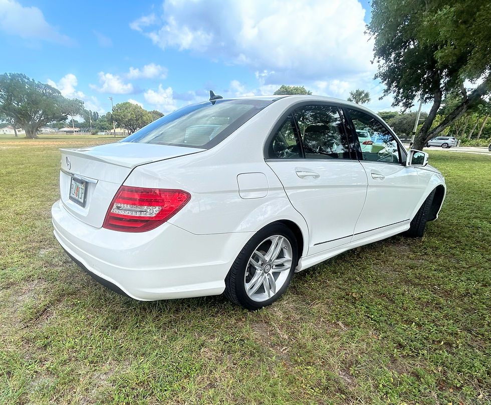 Thumbnail: 2014 Mercedes Benz C240 