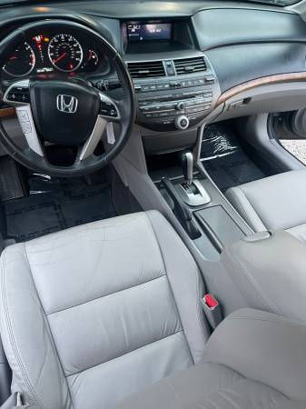 Thumbnail: 2012 Honda Accord EX-L