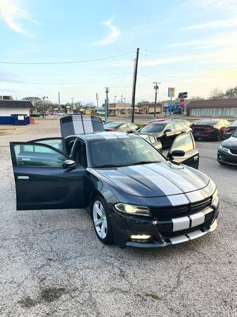 Thumbnail: 2017 Dodge Charger R/T