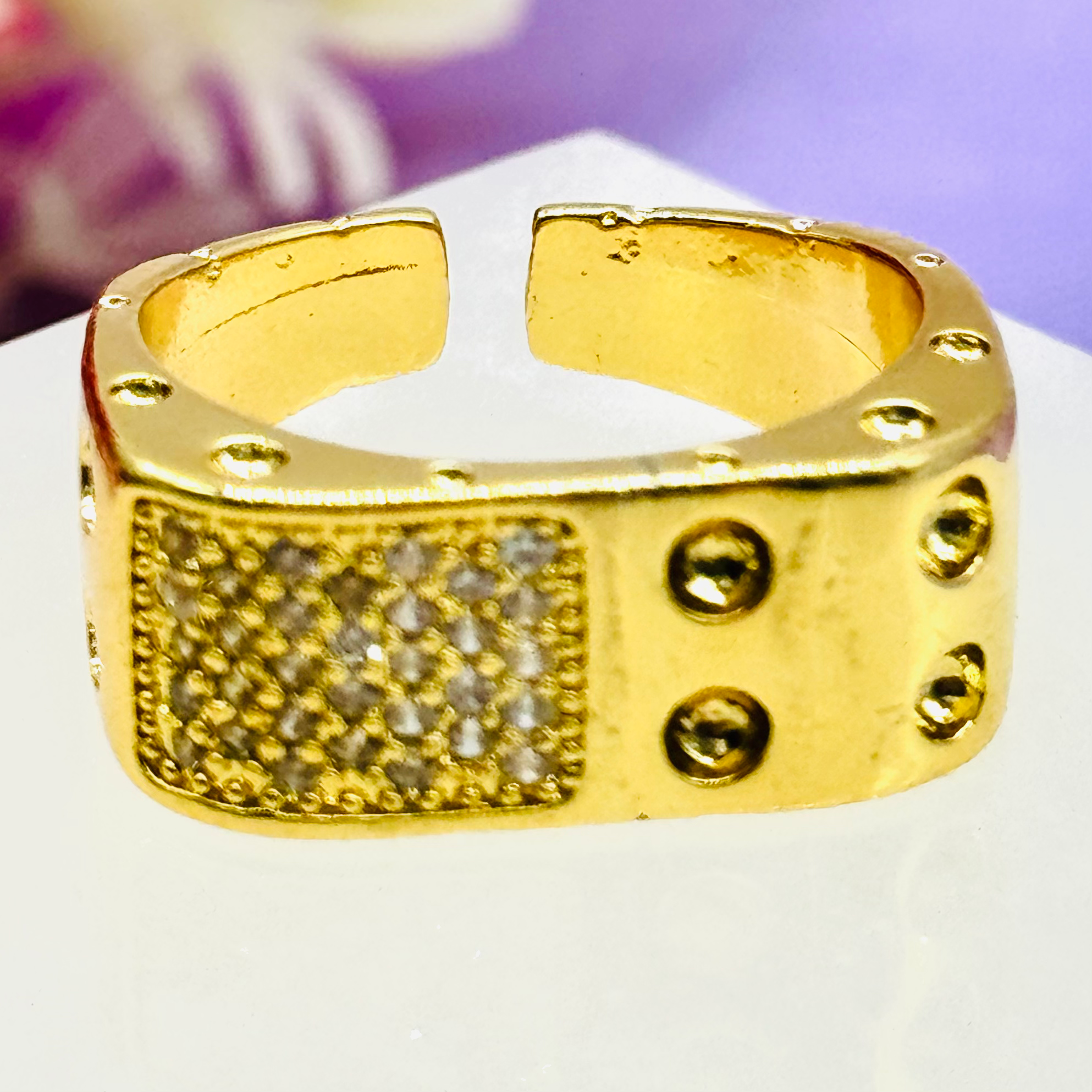 Anillo Brillante Dorado