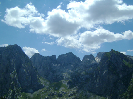 ИЗКАЧВАНЕ ПЪРВЕНЕЦА НА ЧЕРНА ГОРА ВРЪХ КОЛАЦ /2534м/ В АЛБАНСКИТЕ АЛПИ + ВЪРХОВЕТЕ ТАЛЯНКА И ПОПАДИЯ 19 – 22 СЕПТЕМВРИ /Събота-Вторник/ 2026г