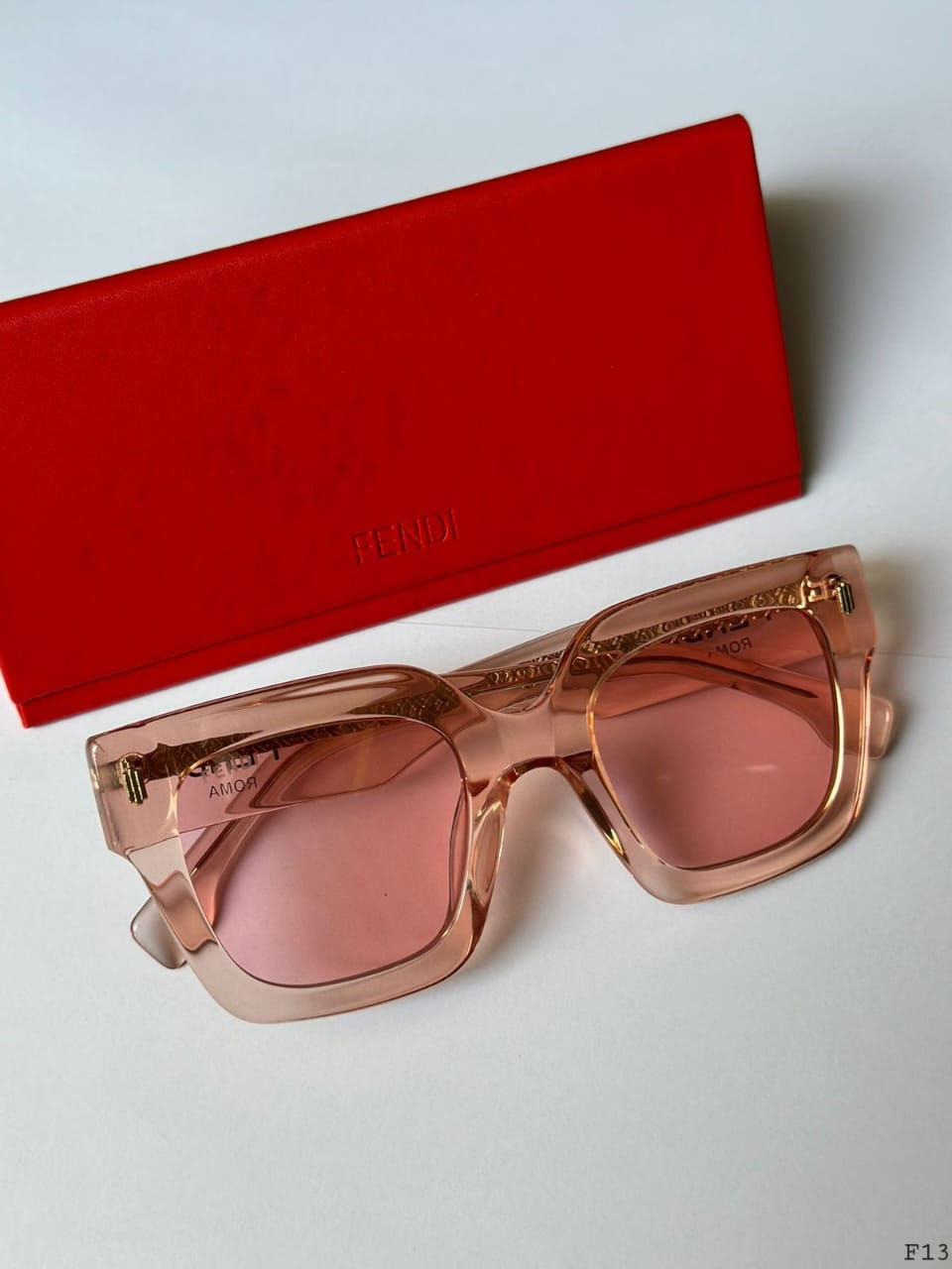 الصورة المصغرة: F€ND! Tortoise Pink Gradient Sunglasses 
