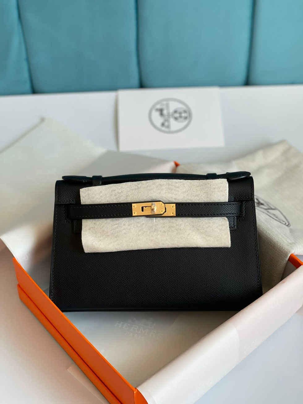 Thumbnail: Hermes Kelly Cut handbag