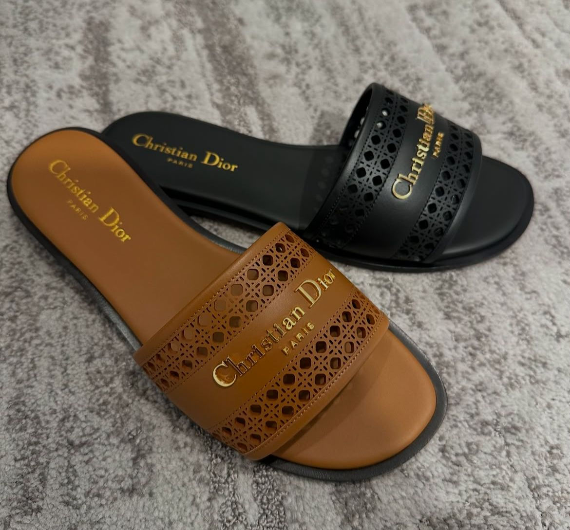 Chr!st!an D!or Or D-Lane Slide Silver-Tone Openwork Microcannage Laminated Calfs