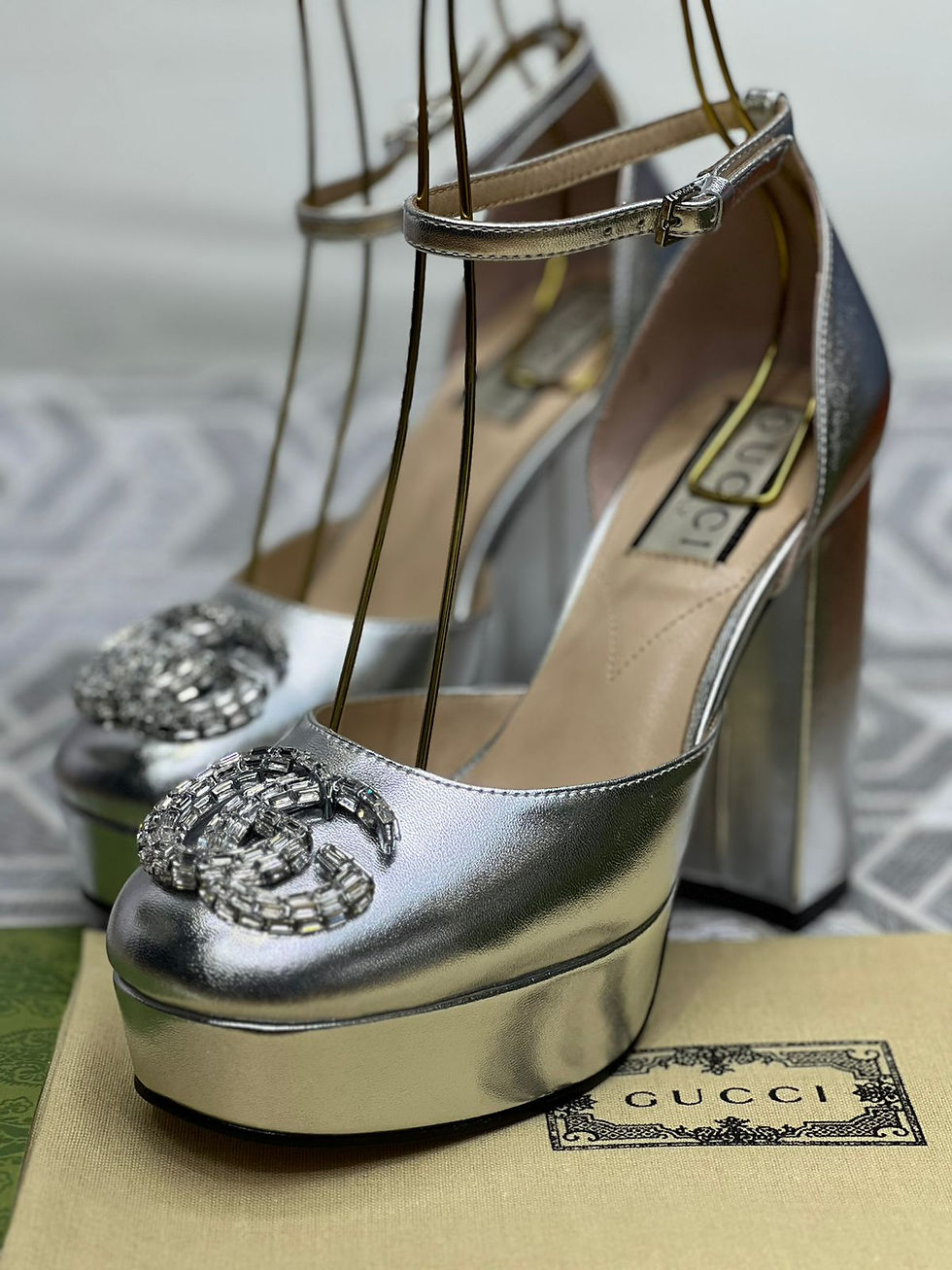 الصورة المصغرة: GUC*I Women's Double G Patent Leather Platform Pumps