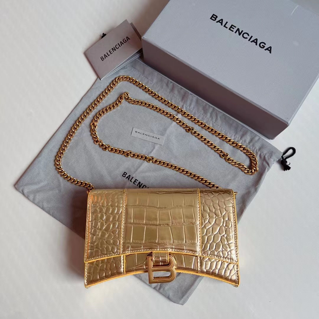 Hourglass wallet on chain crocodile embossed