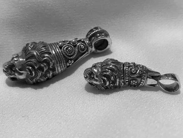 Thumbnail: lion head pendant